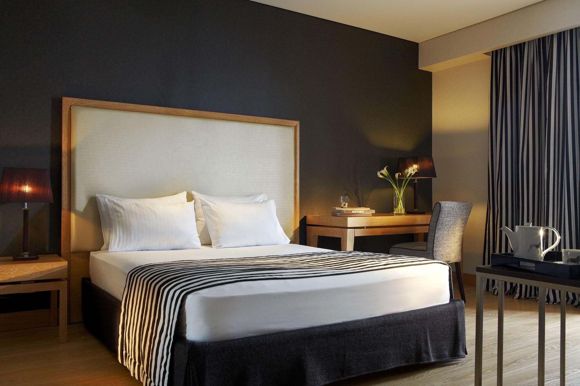 Limneon Resort & Spa Кастория Экстерьер фото A room at the hotel