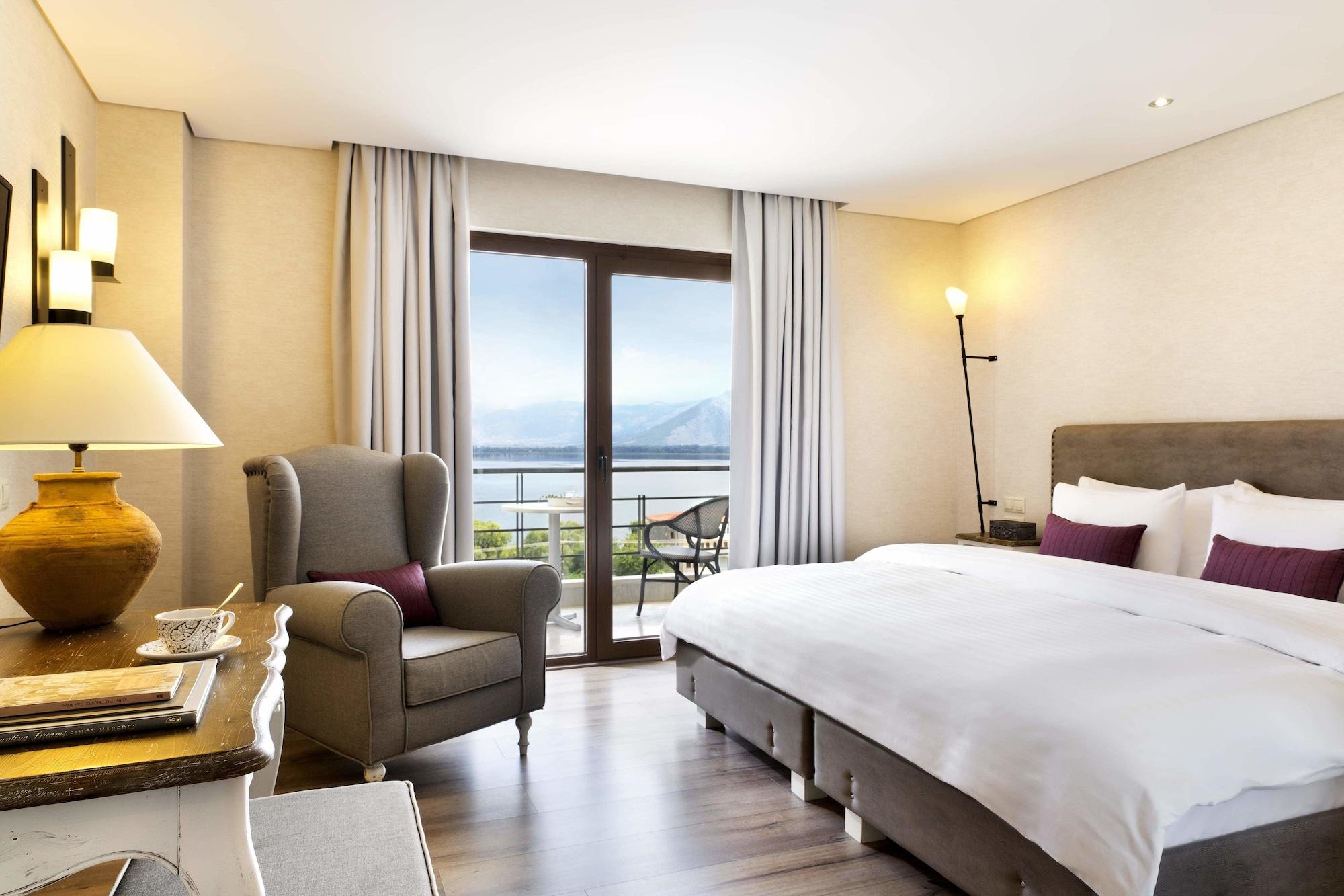 Limneon Resort & Spa Кастория Экстерьер фото A room at the hotel