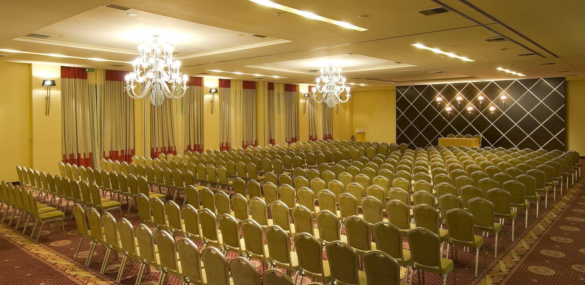 Limneon Resort & Spa Кастория Экстерьер фото The ballroom of the hotel